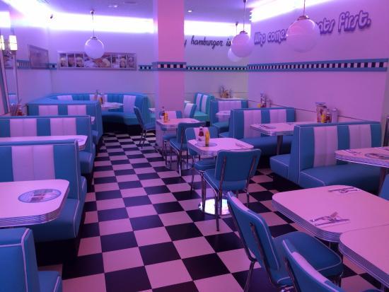 Restaurantes Tommy Mel's (CC Aqua)