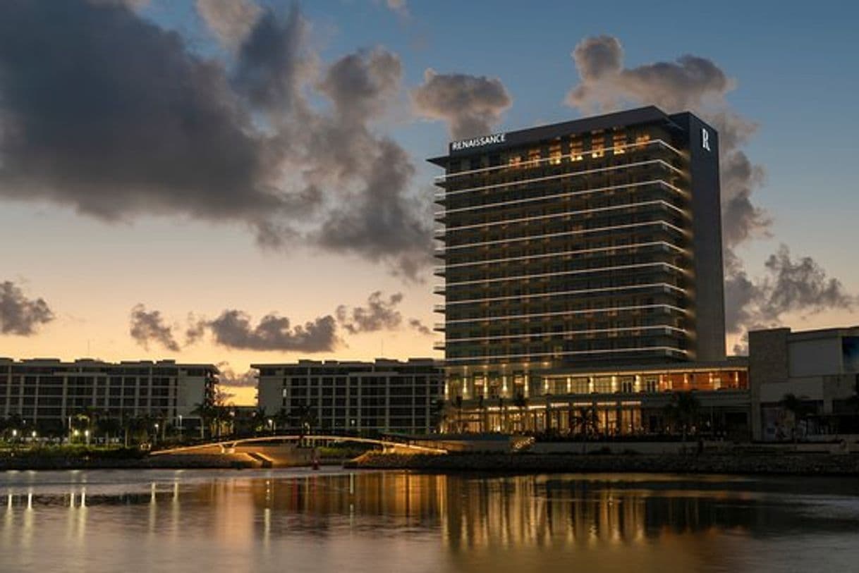 Lugar Renaissance Cancun Resort & Marina