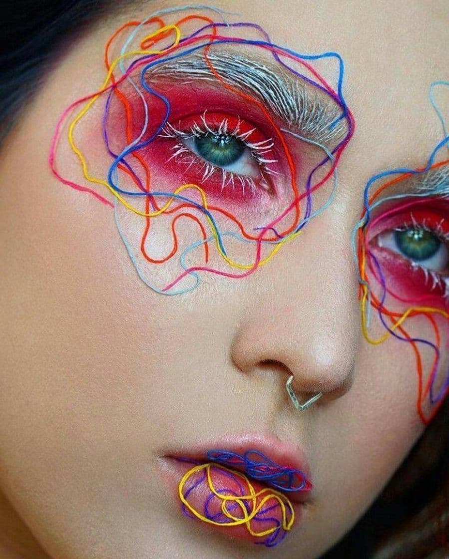 Moda Artistic makeup 