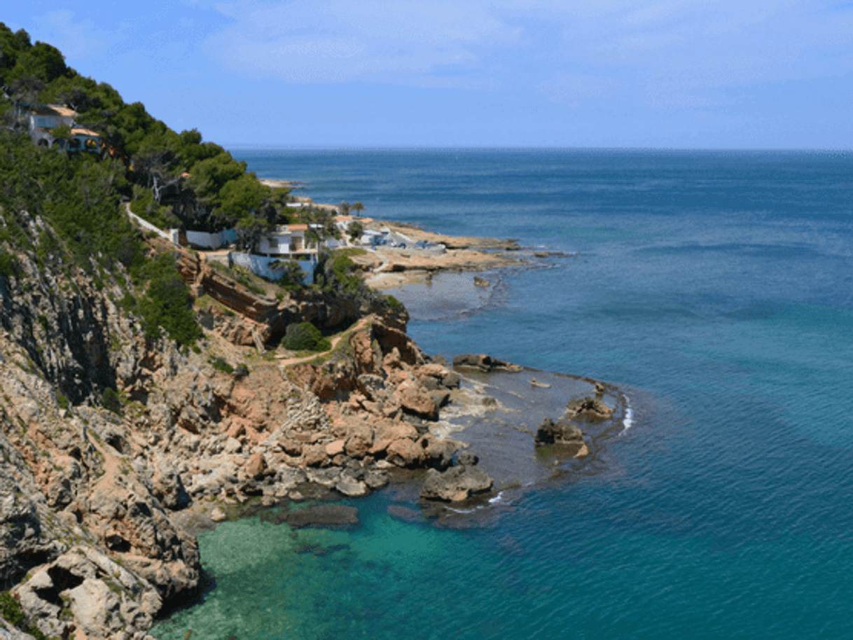 Moda El Trampolín de Dénia, una cala rocosa 