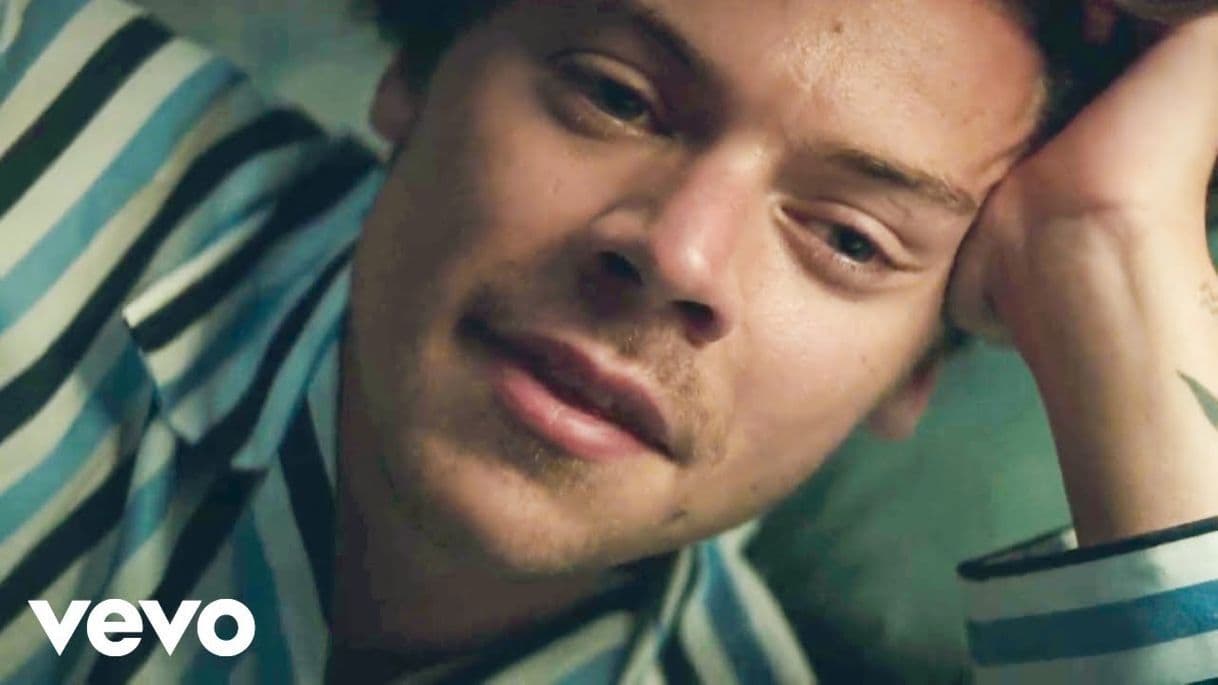 Moda Harry Styles - Adore You (Official Video) - YouTube