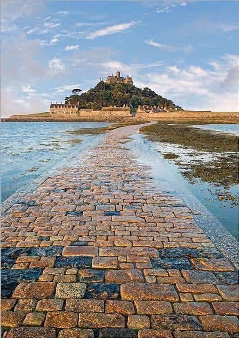 Moda St Michael's Mount - Wikipedia