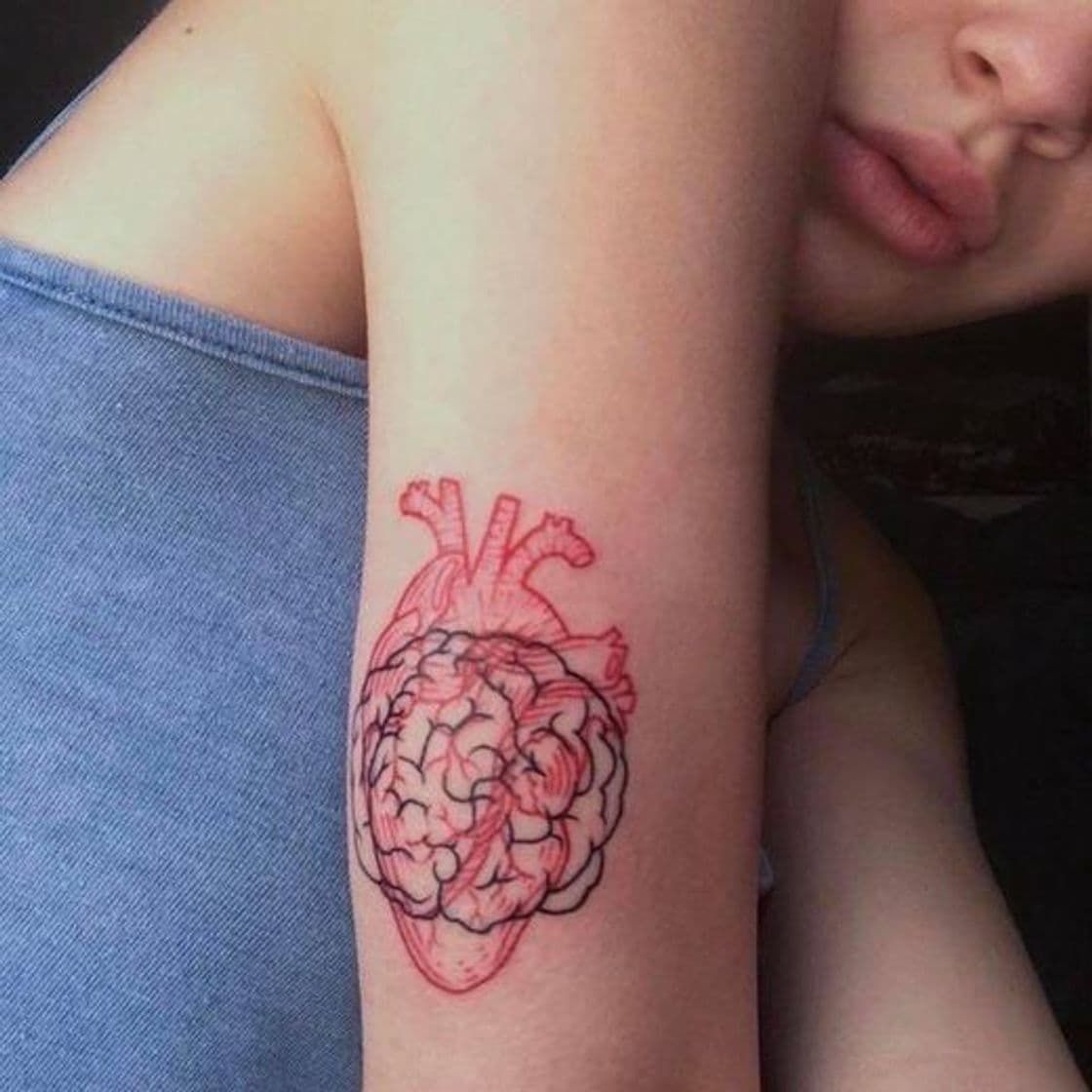 Fashion Tatuagem de cérebro e coração.