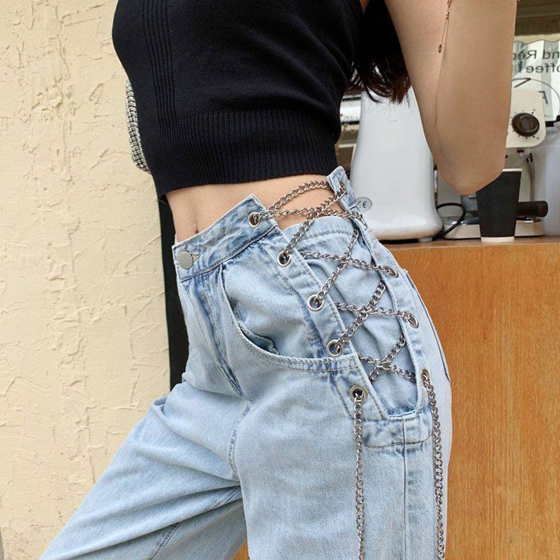 Moda Chain Accent Straight Fit Jeans