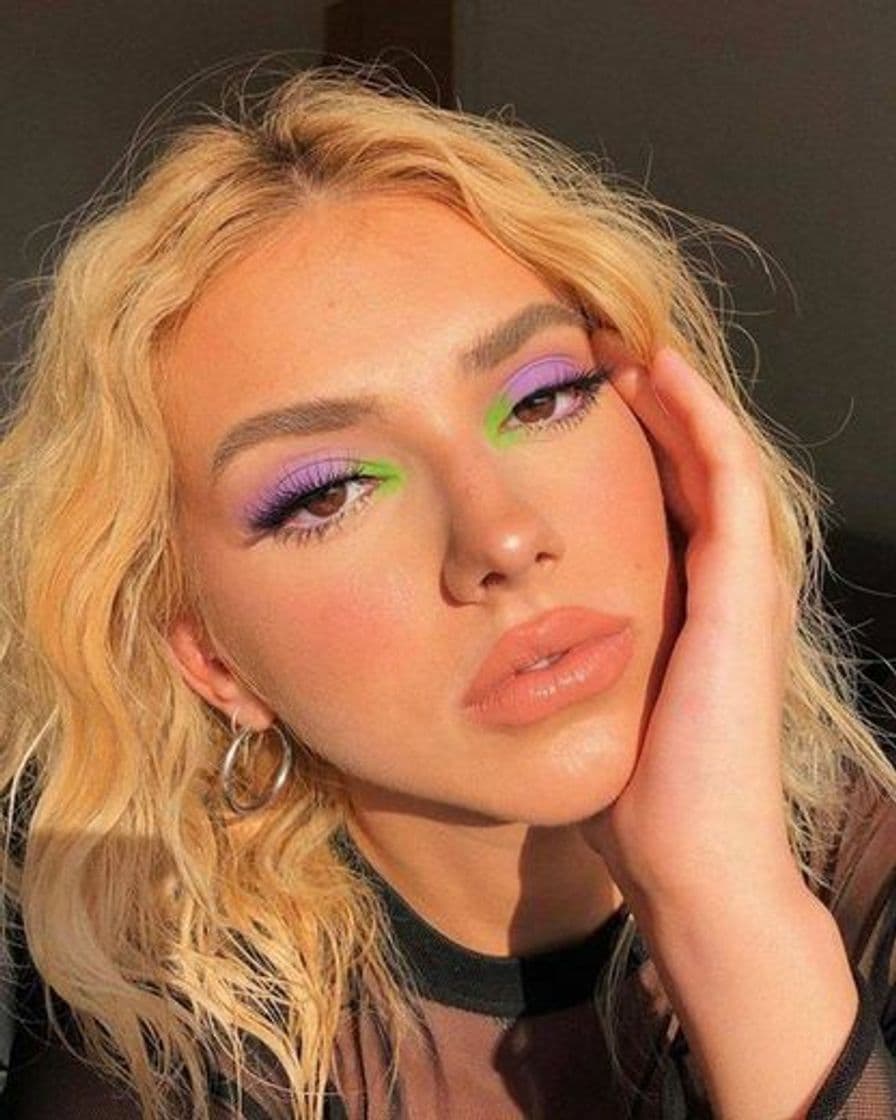 Moda purple green makeup