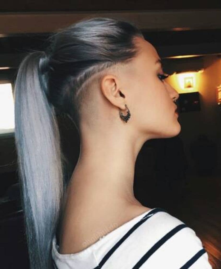 Fashion Undercut em Cabelo Longo