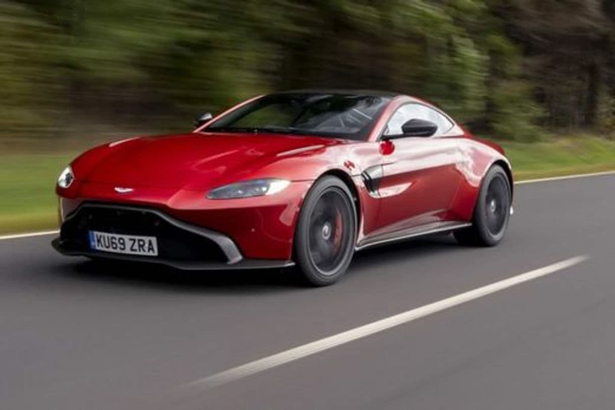 Moda Aston Martin