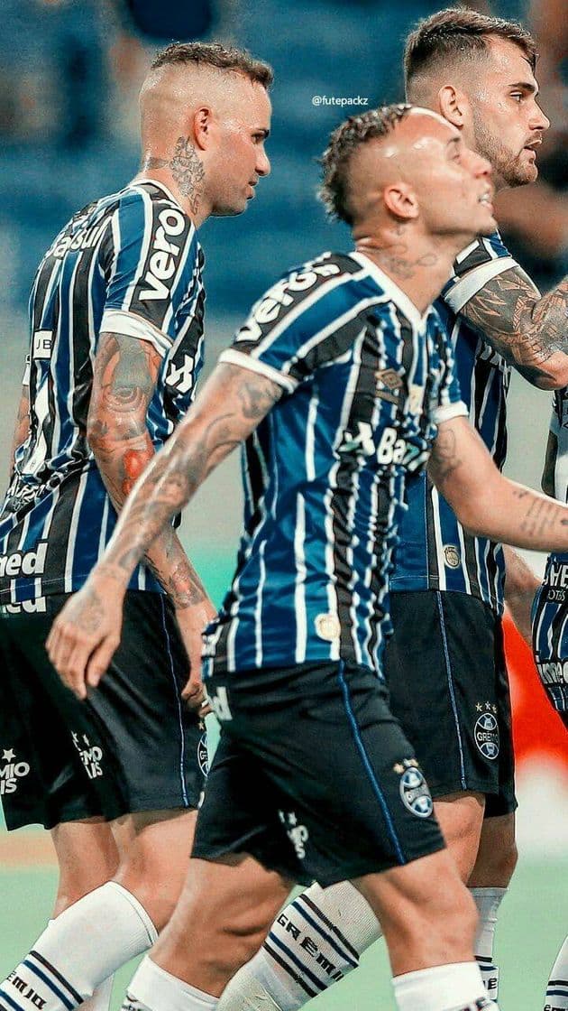 Moda 🔵⚫⚪