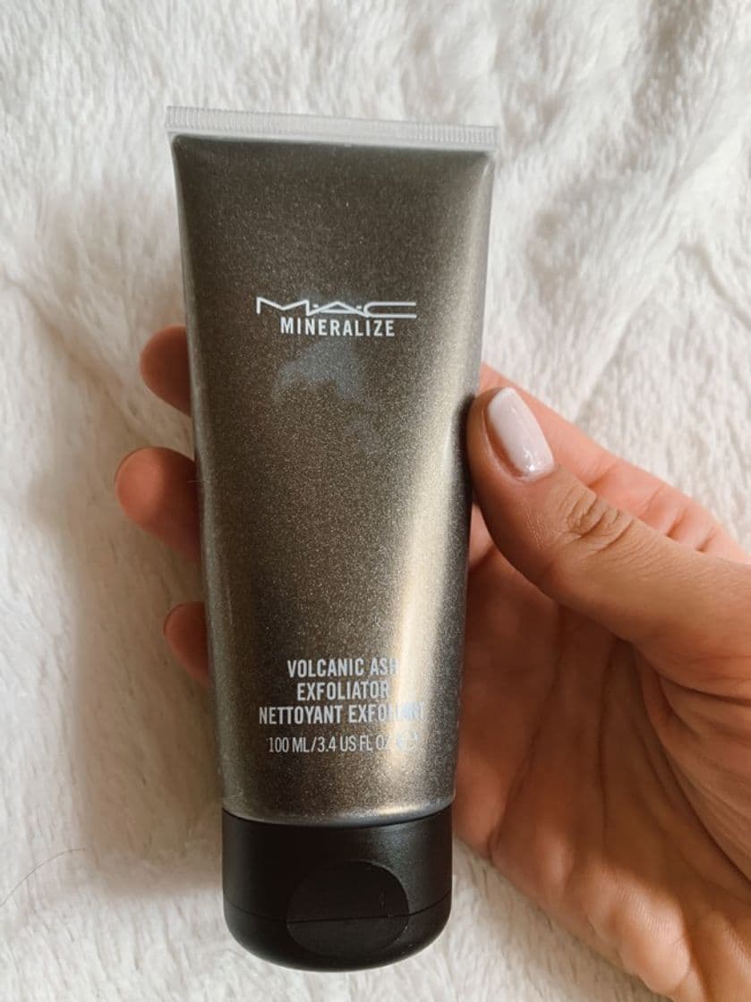 Product MAC Mineralize Volcanic Ash Exfoliator