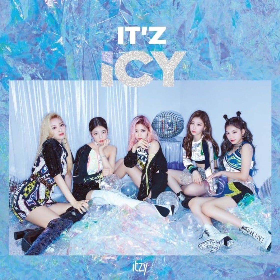 Moda ITZY: IT'z ICY 