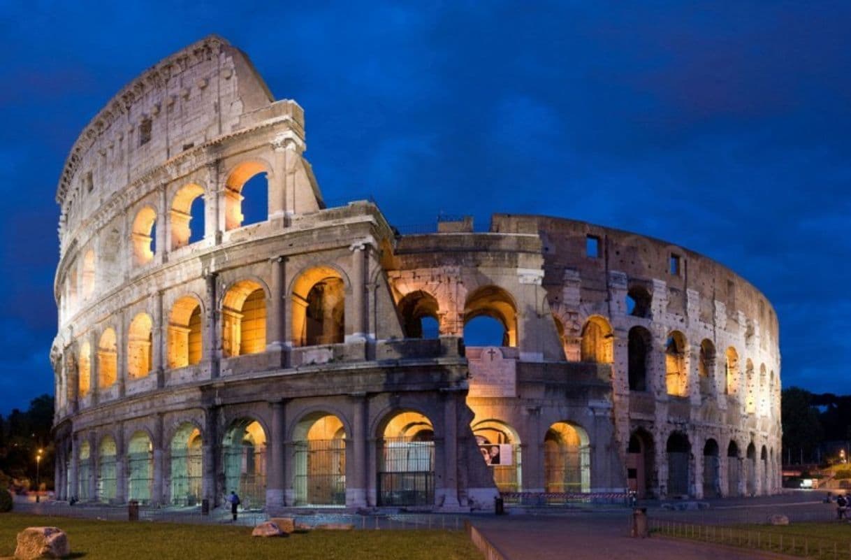 Lugar Coliseo de Roma