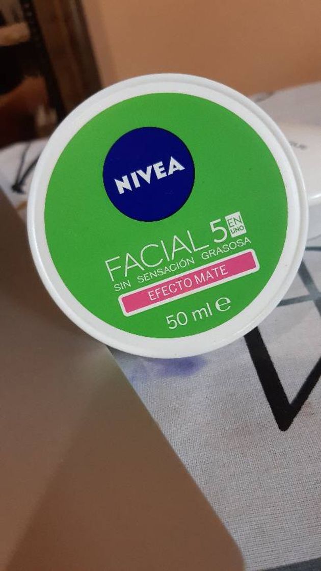 Producto Crema facial 5 en uno