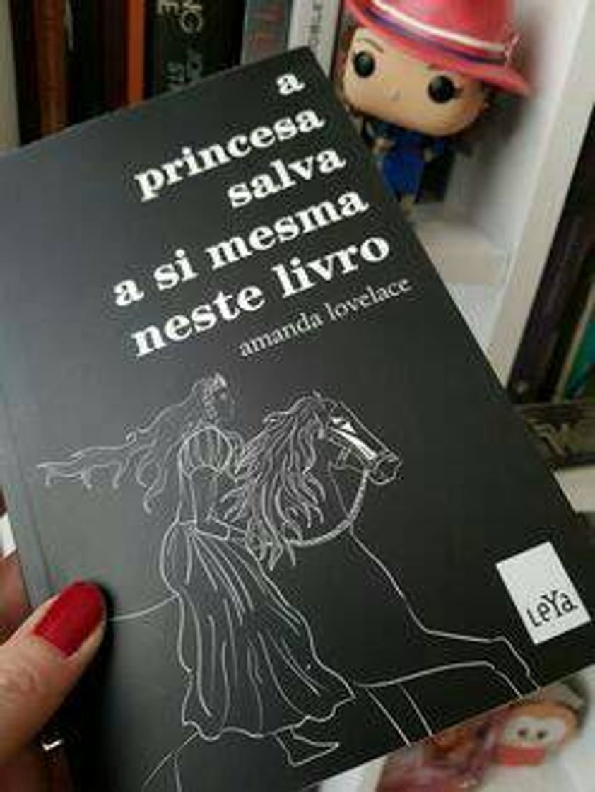 Fashion A princesa salva a si mesma neste livro📖👑