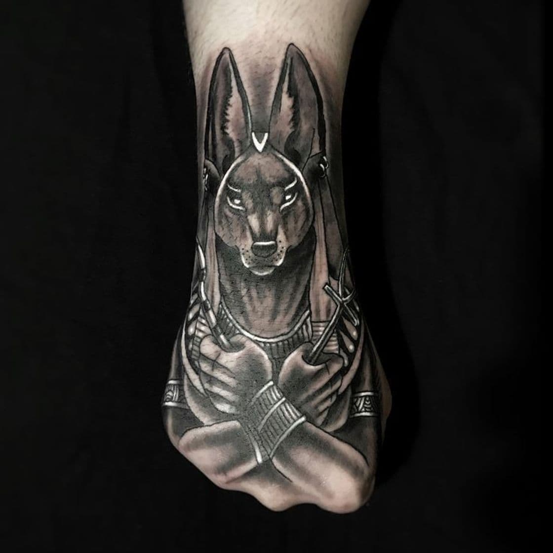 Moda Tatto Deus Anubis egípcio