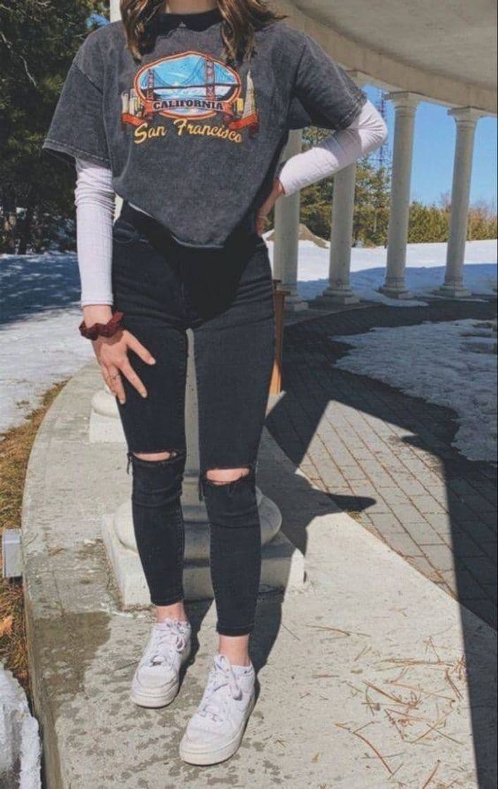 Fashion Casual Outfit With White Sneakers 