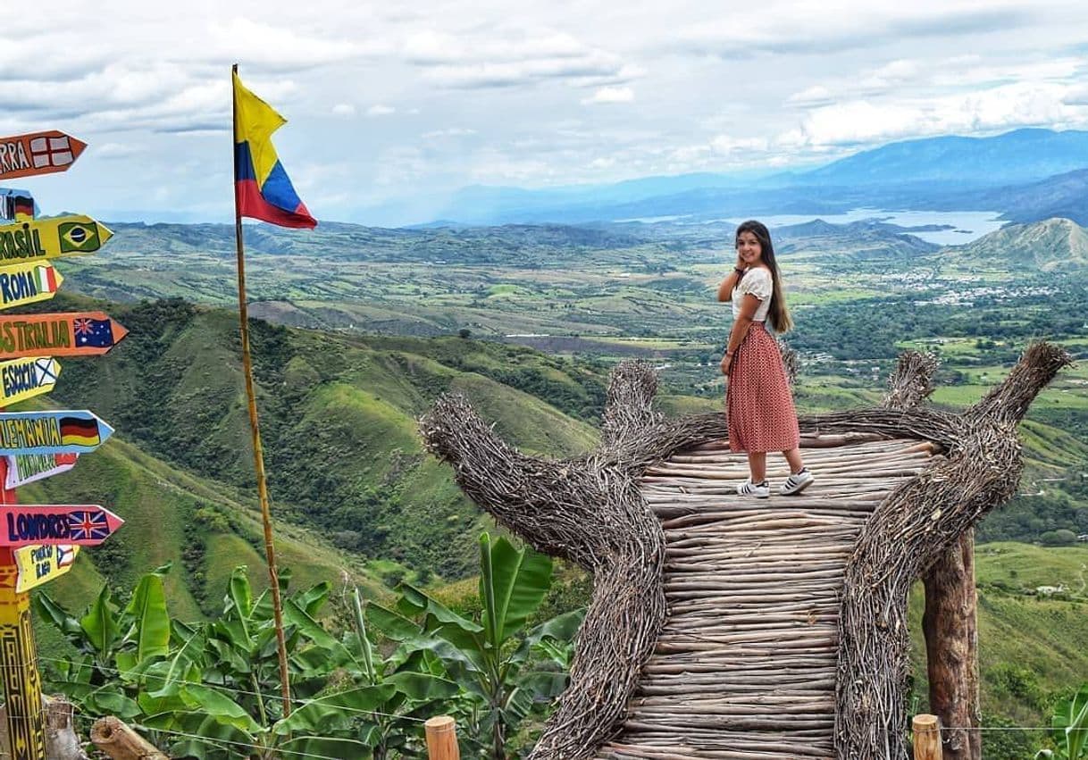 Lugar Mirador de la mano gigante real