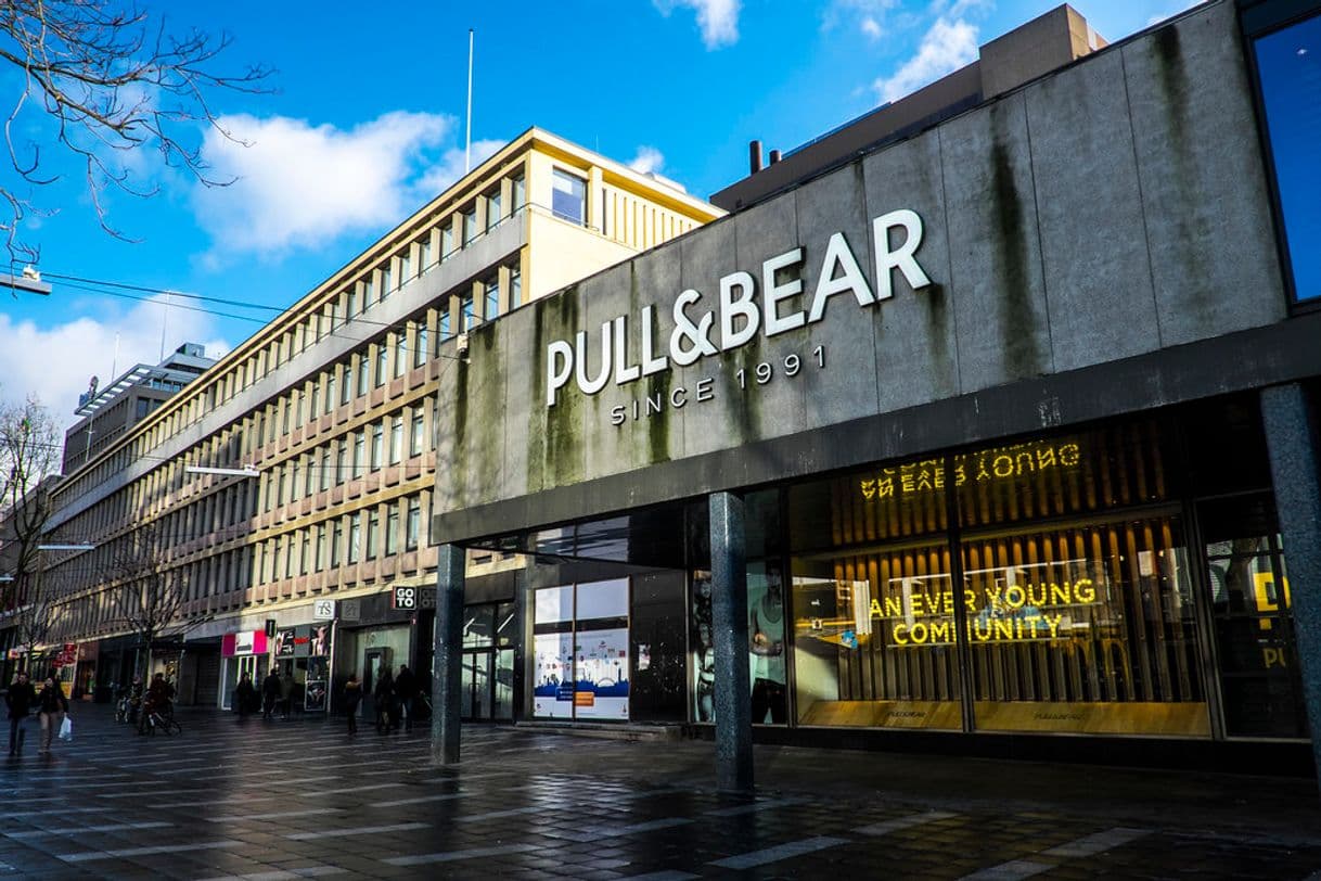 Lugar Pull & Bear