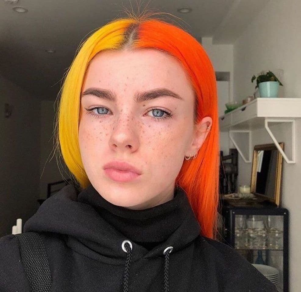 Moda Cabelo amarelo e laranja 