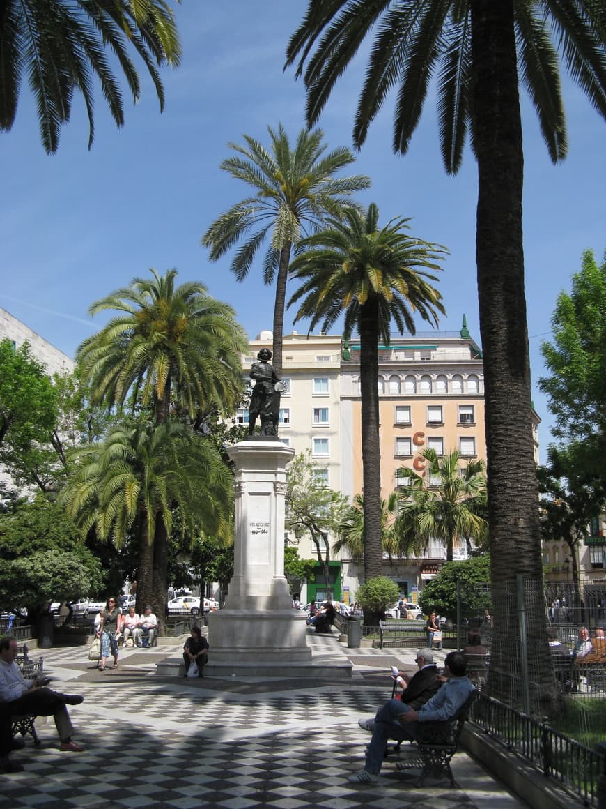 Place Plaza del Duque de la Victoria