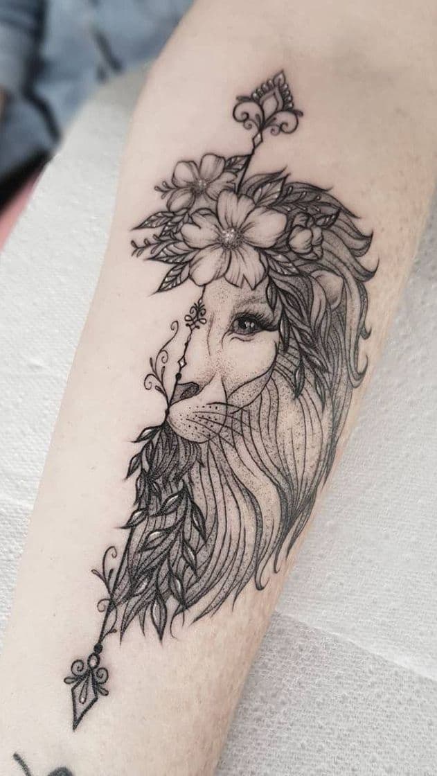 Fashion Lion tattoo