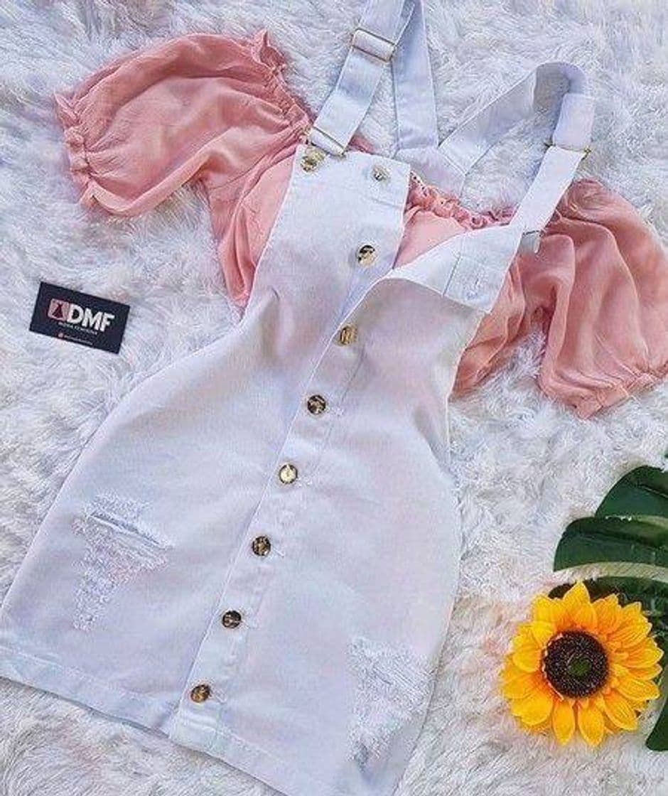 Moda Jardineira branca, cropped rosa🌼🌼