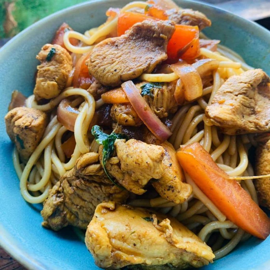 Fashion 😋Tallarín Saltado criollo con pollo🍝