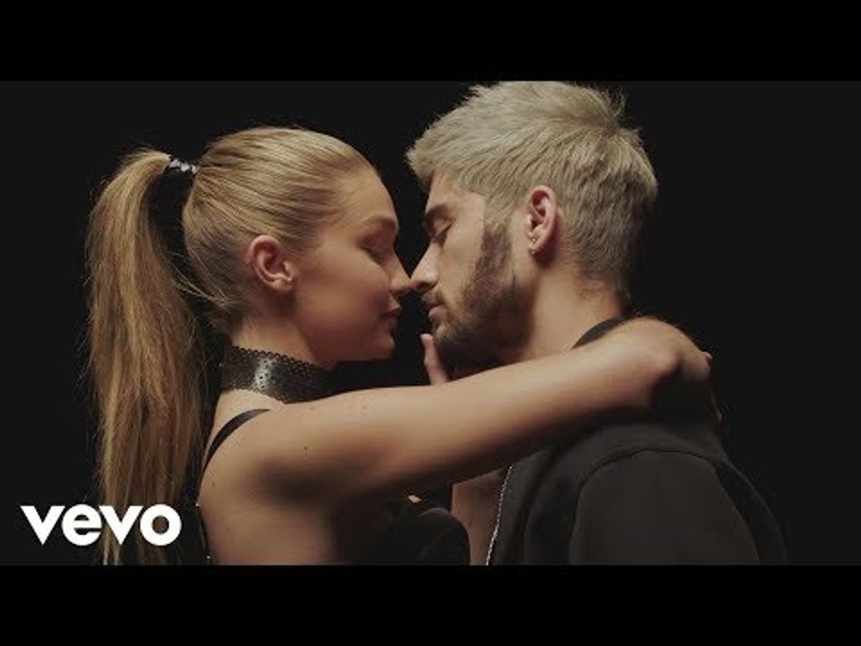 Moda ZAYN - PILLOWTALK (Official Music Video) - YouTube