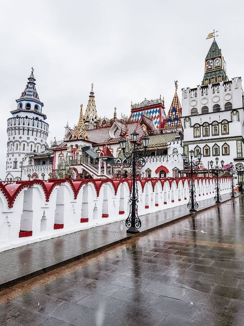 Place Izmailovo Market