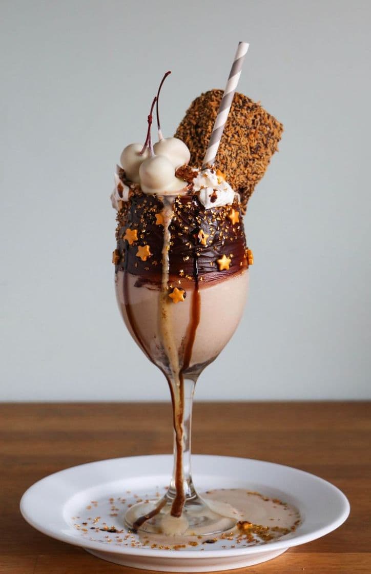 Moda Over-The-Top Milkshakes to Blow Your Mind 