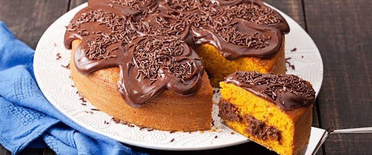 Fashion Bolo de cenoura com recheio de brigadeiro 