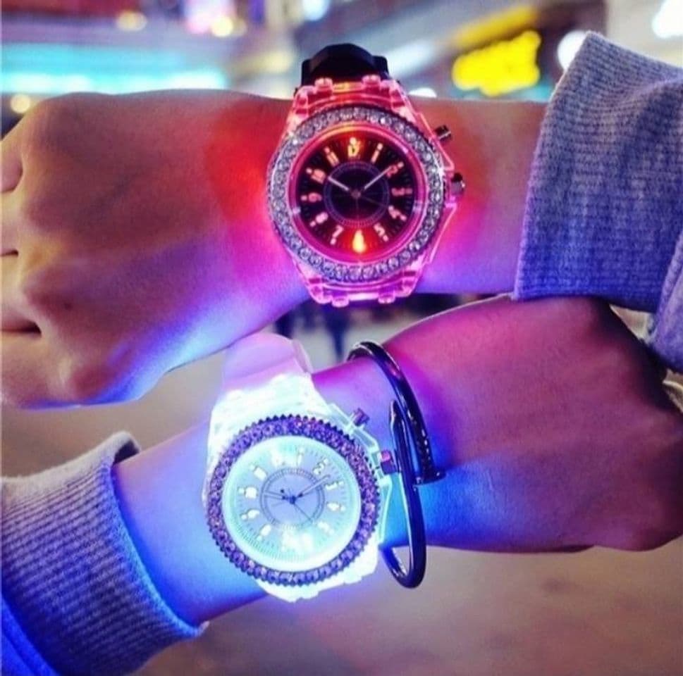 Producto Reloj deportivo con luces LED resistente al agua 