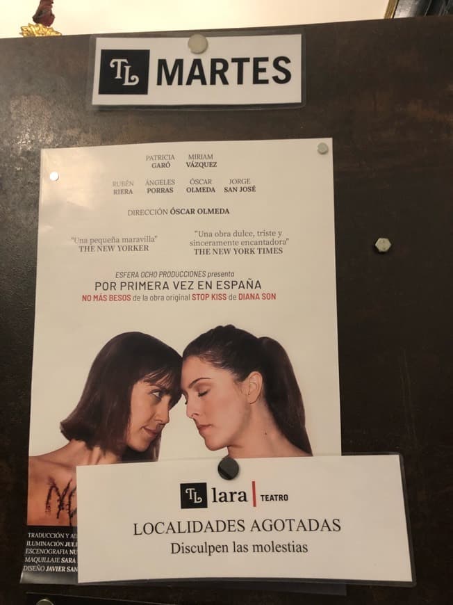 Fashion No más besos | Teatro LARA