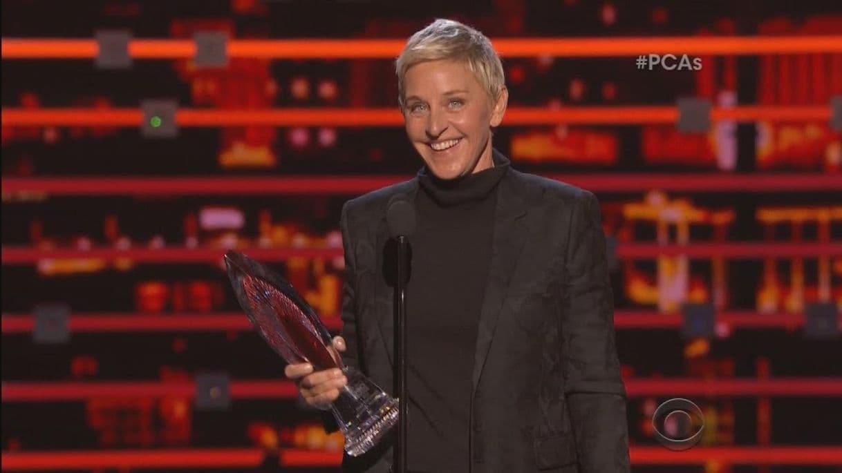 Moda Ellen Wins the People's Choice Humanitarian Award! - YouTube