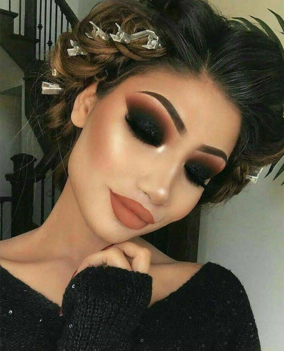 Moda black smokey eye