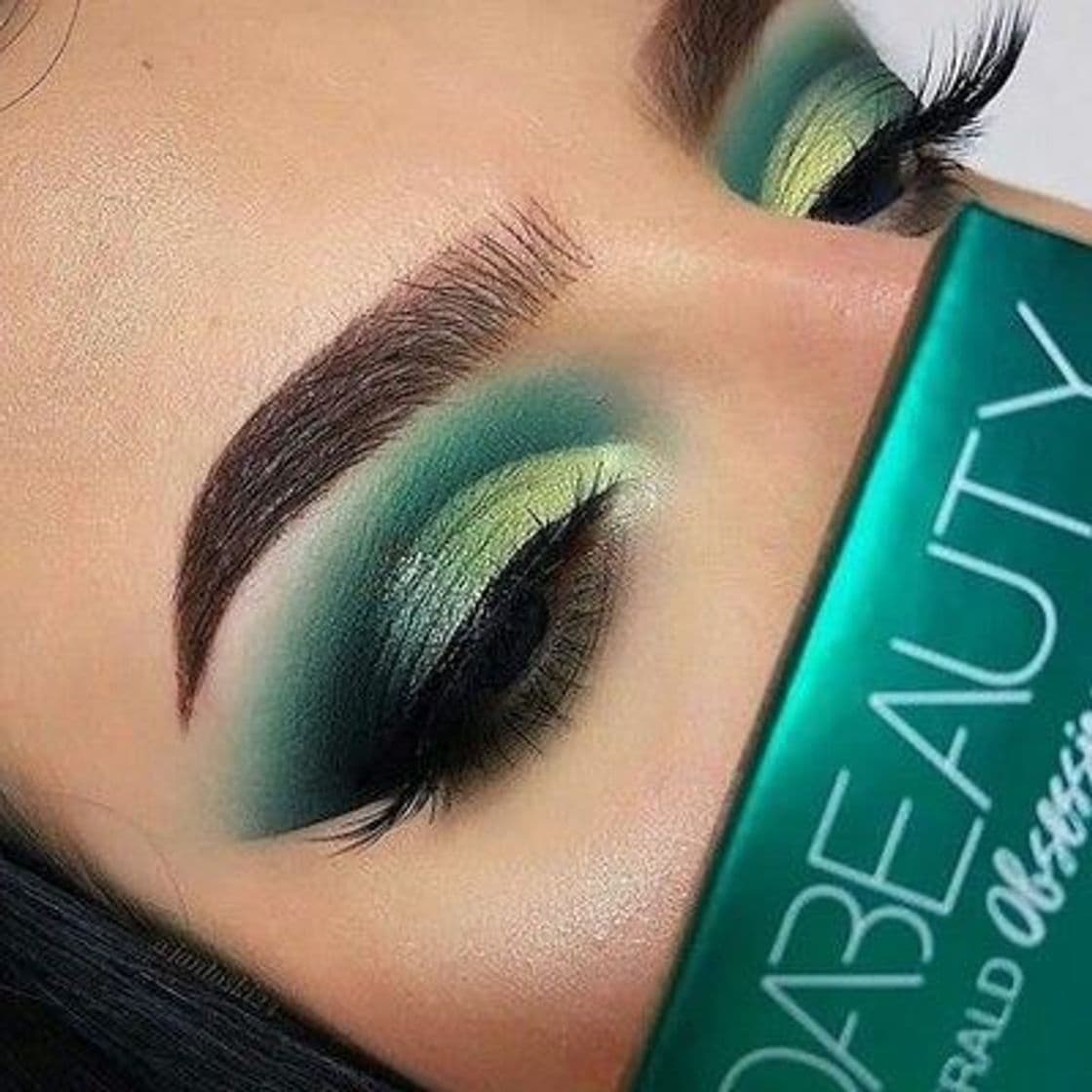 Fashion Green Makeup 