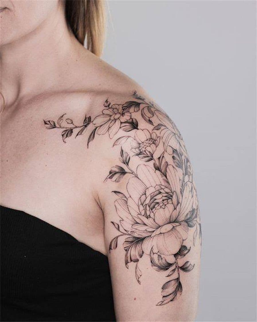 Fashion Tatuagem com traços finos 