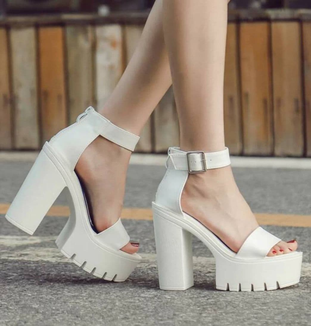 Moda Tacones Blancos❤