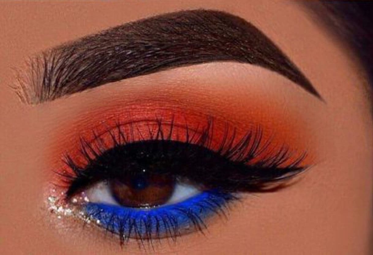 Fashion Maquillaje en tonos anaranjados y azules 