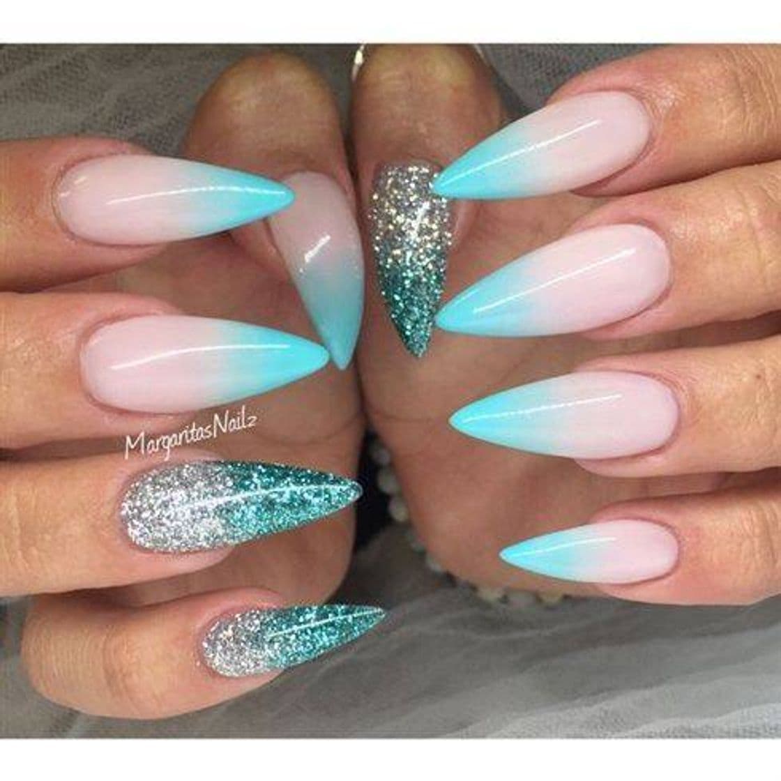 Moda Unhas bicudas