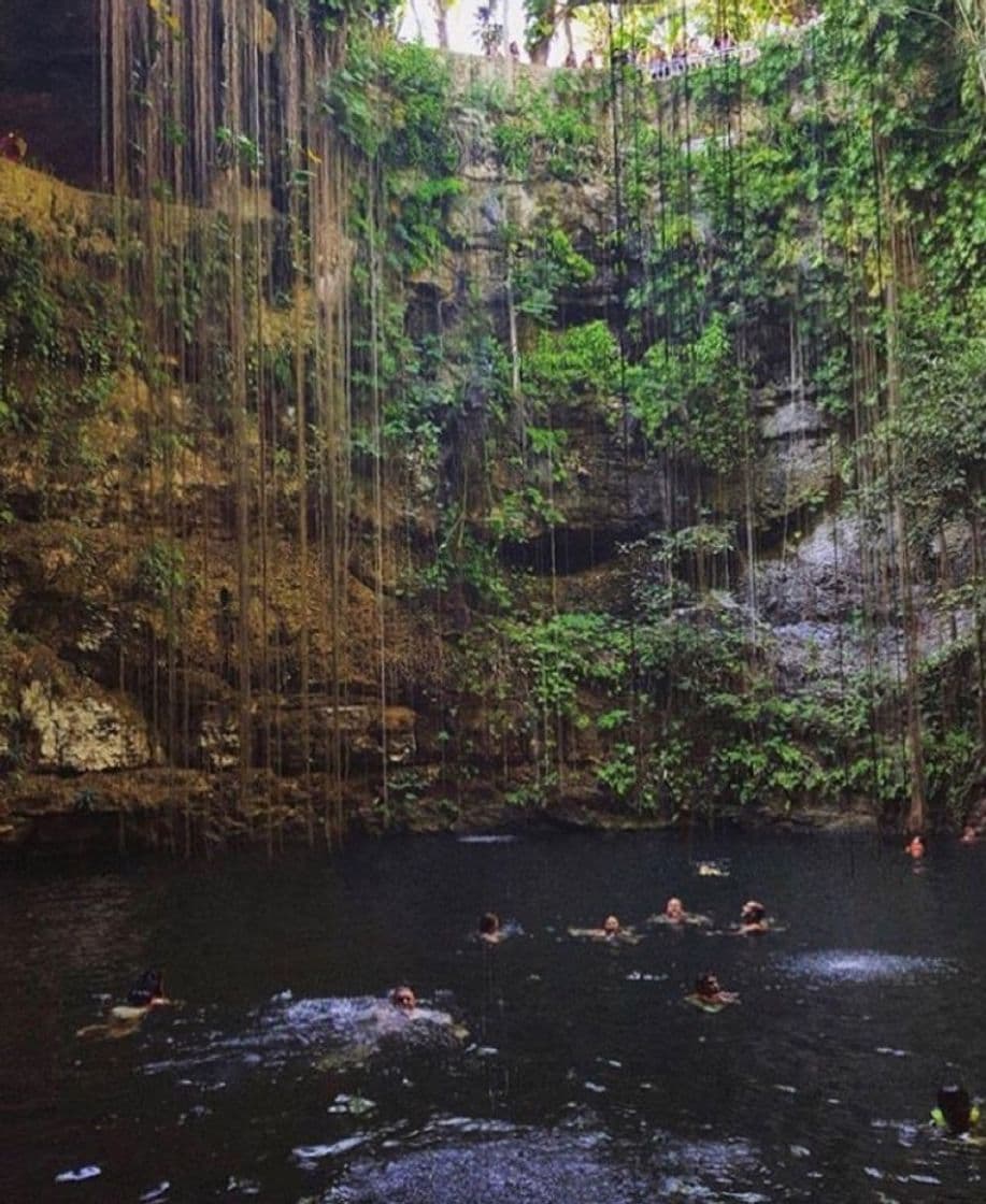 Place Cenote Ik-Kil