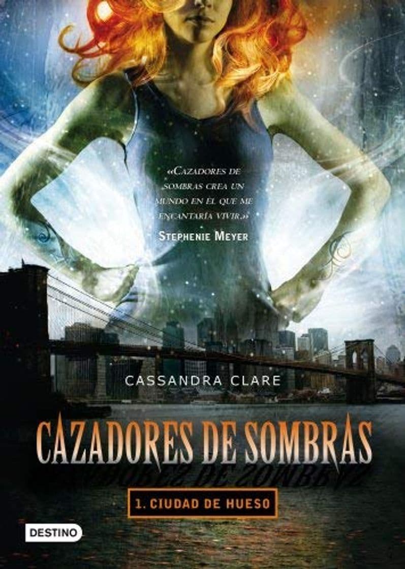 Book Cazadores de sombras 1. Ciudad de hueso by Cassandra Clare