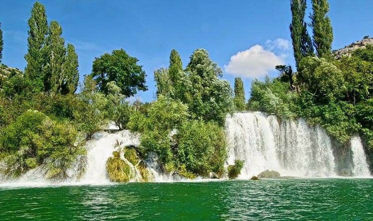 Place Kuang Si Waterfall