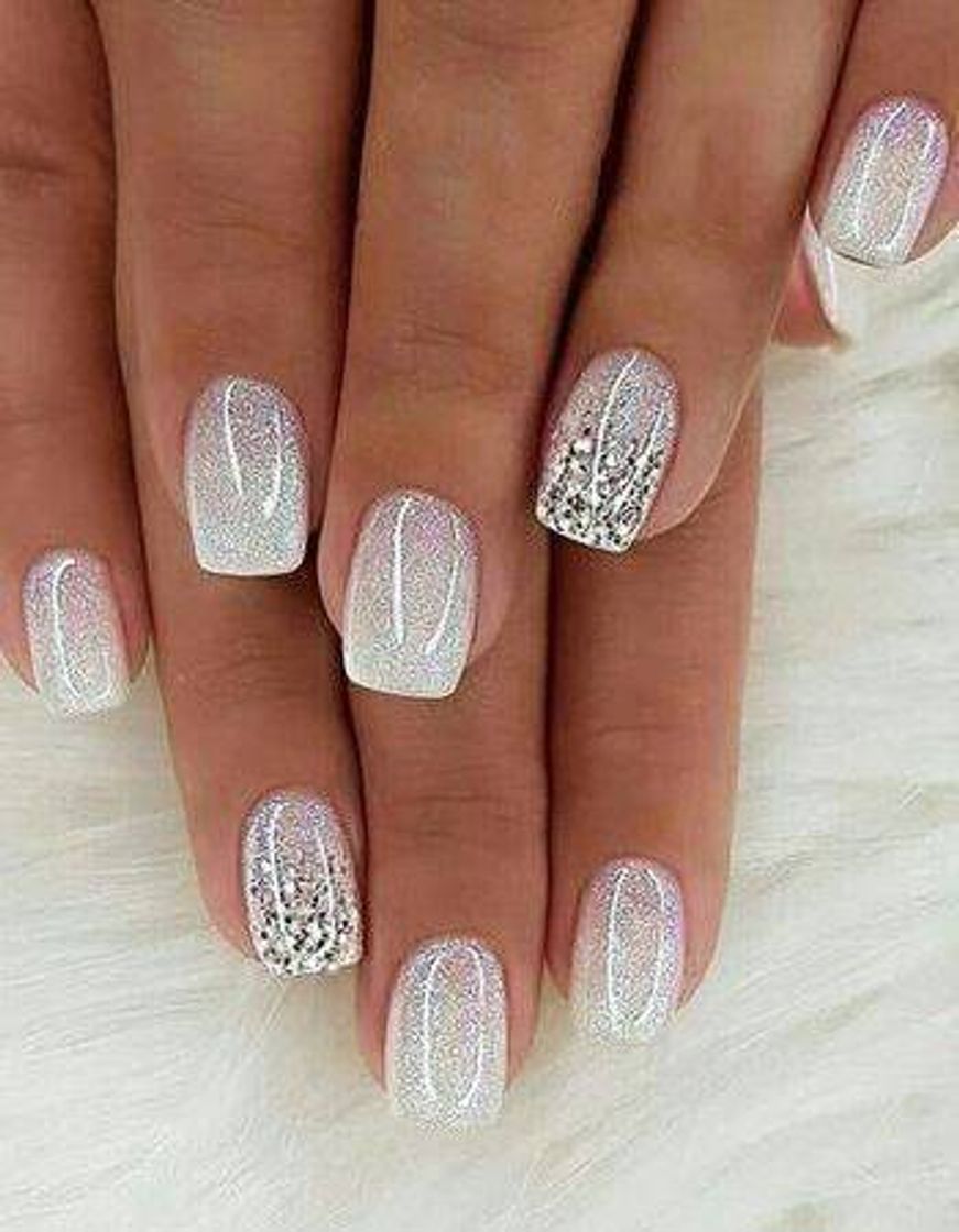 Moda Nails