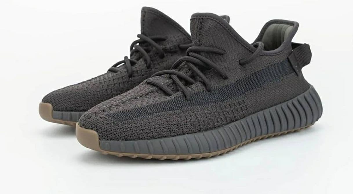 Moda  Yeezy Cinder