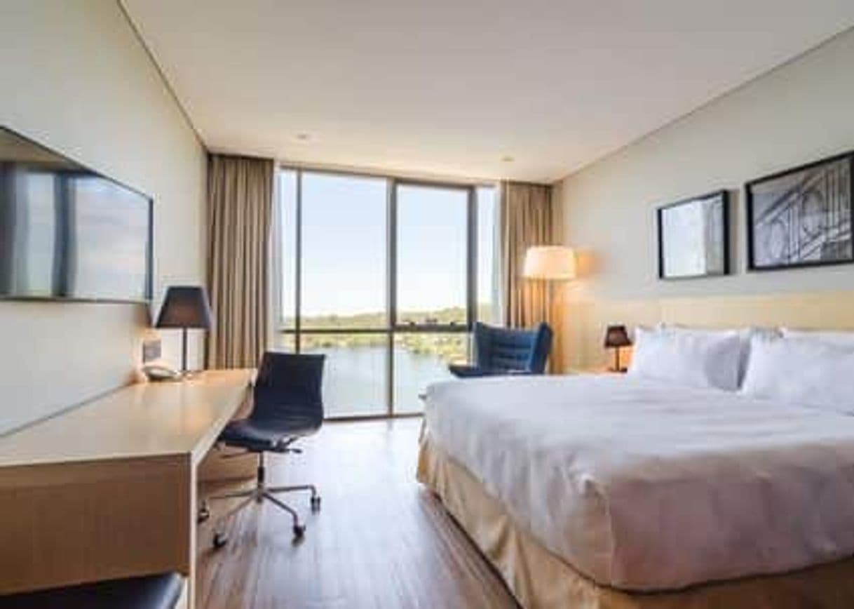 Lugar Hampton by Hilton Montevideo Carrasco