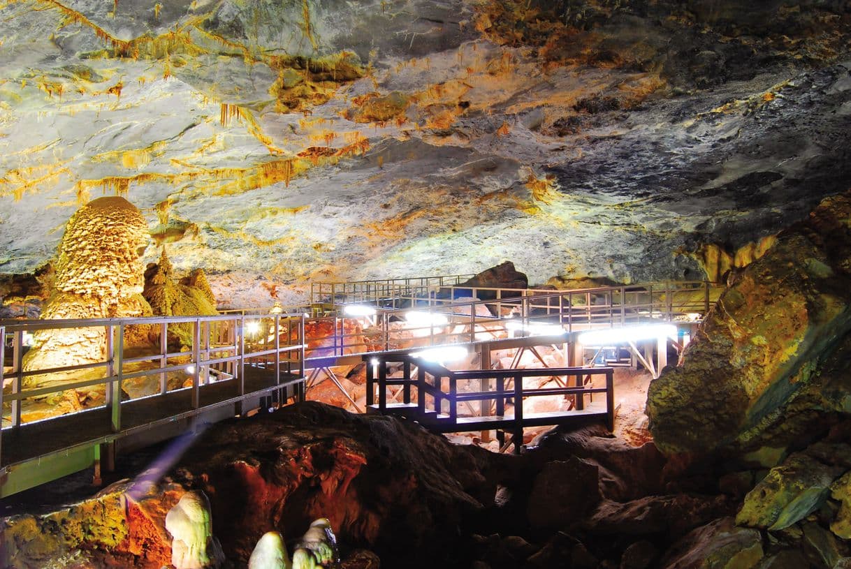 Place Grutas de Bustamante