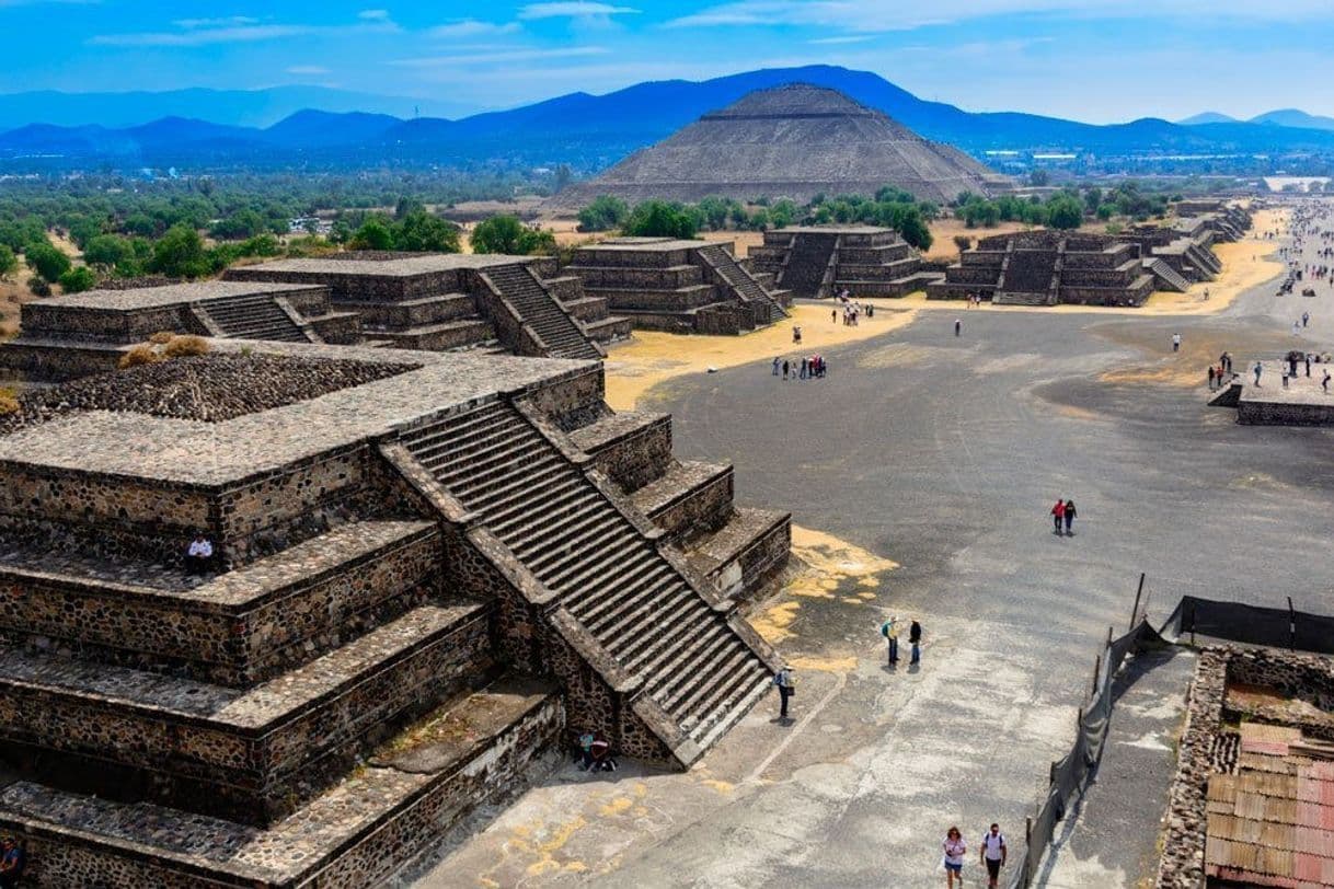 Lugar Piramides De Teotihuacan