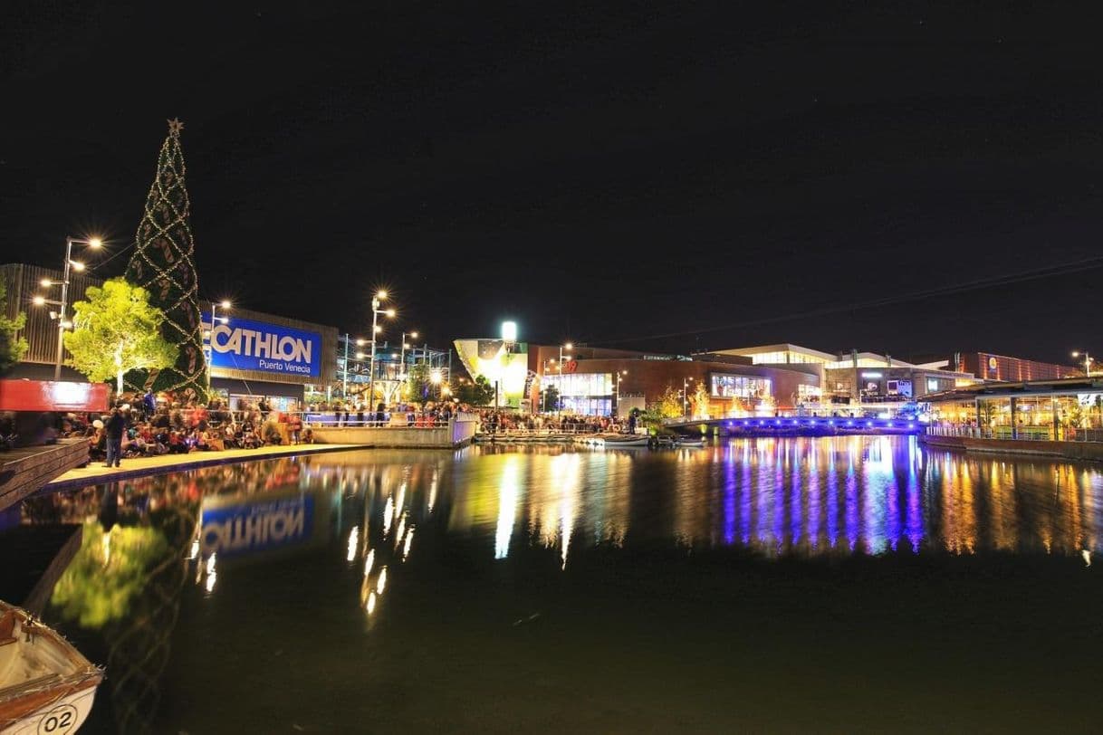 Lugar Bienvenido a Puerto Venecia · Puerto Venecia