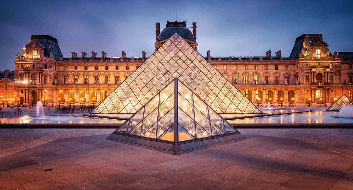 Place Museo del Louvre