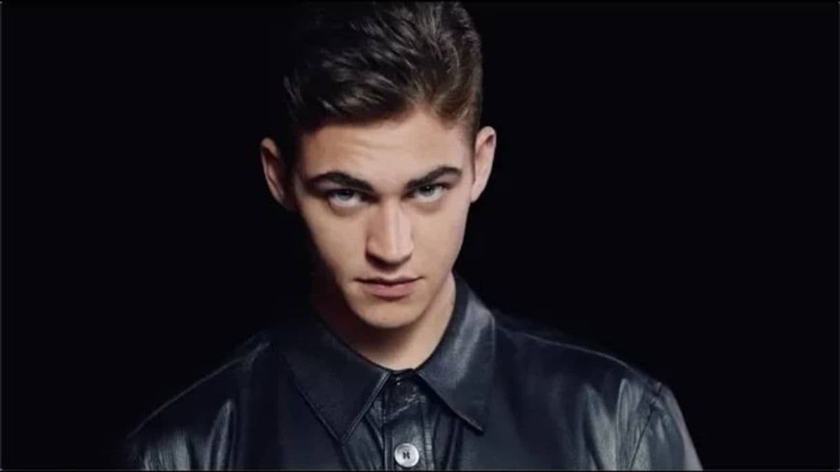 Moda Hero fiennes-tiffin Ferragamo 